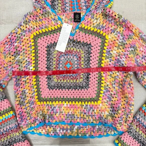 UO Hand-Crocheted Square Hoodie - Picture 9 of 11
